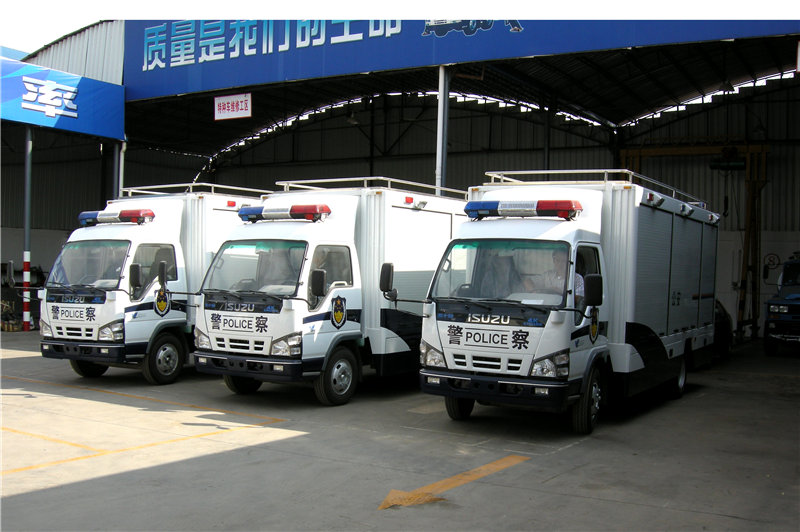 公安警用物资运输车