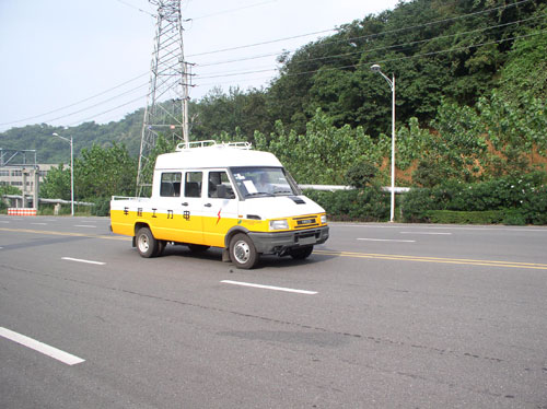 NJK5046XGC5-(26)依维柯工程车