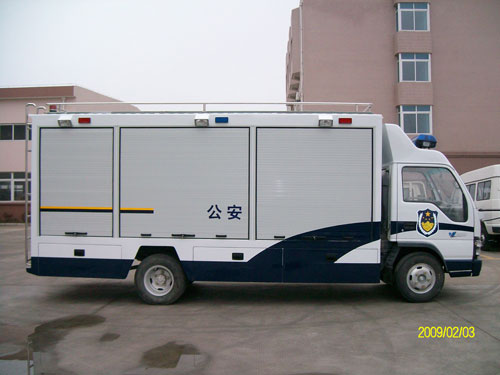 警用装备车