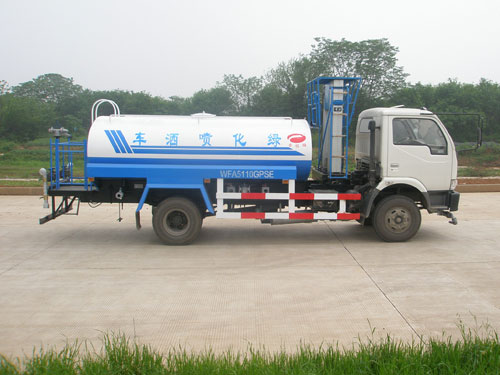 绿化喷洒车（带高空作业平台）