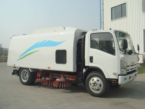 多功能扫路车