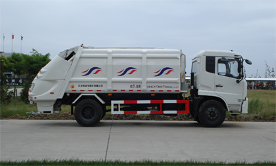 8吨天锦底盘压缩垃圾车